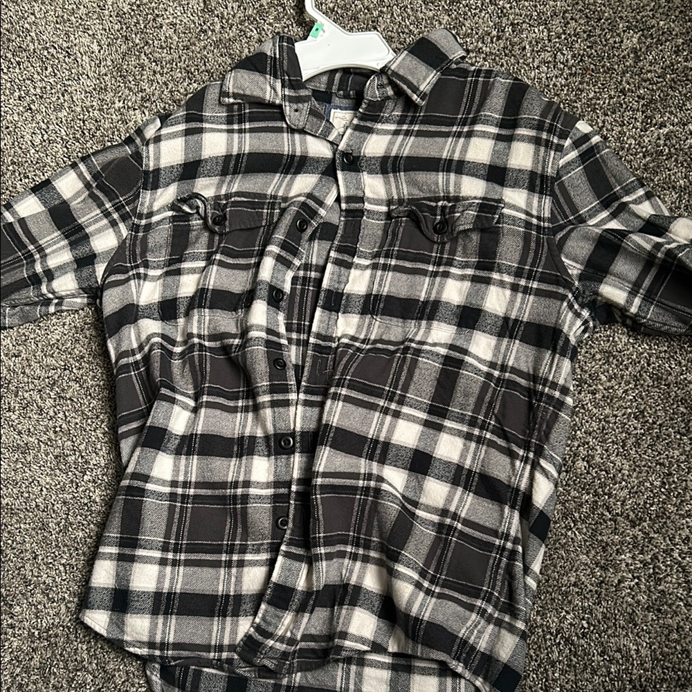 American Eagle Outfitters Black and White Button Down Shirt